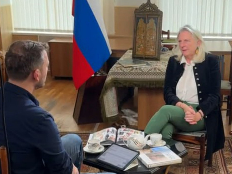 Экс-глава МИД Австрии Карин Кнайсль открыла офис в Касимове Рязанской области