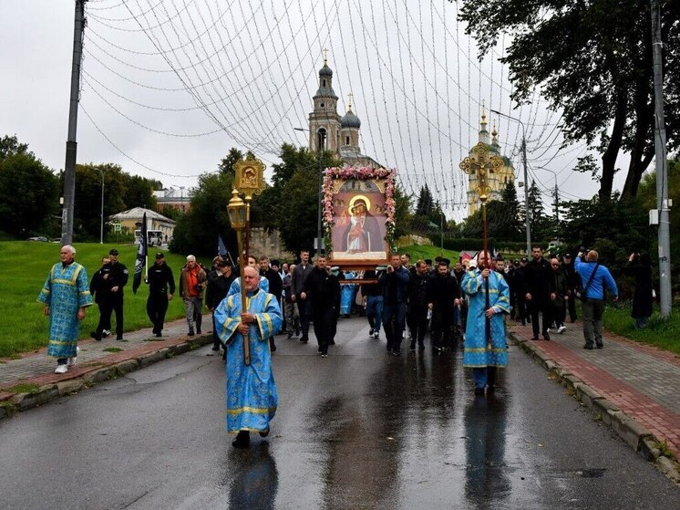 В Серпухове состоялся заключительный крестный ход с образом Божией Матери «Взыскание погибших»