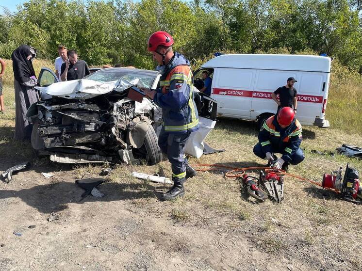В ДТП в Гагаринском районе погиб человек, а ещё семеро пострадали