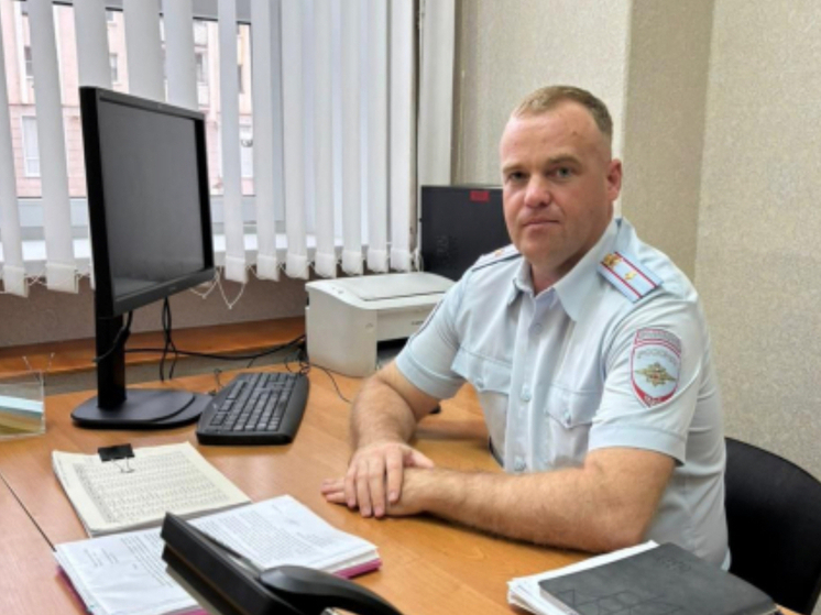 Орловский полицейский помог эвакуировать жителя из горящего дома