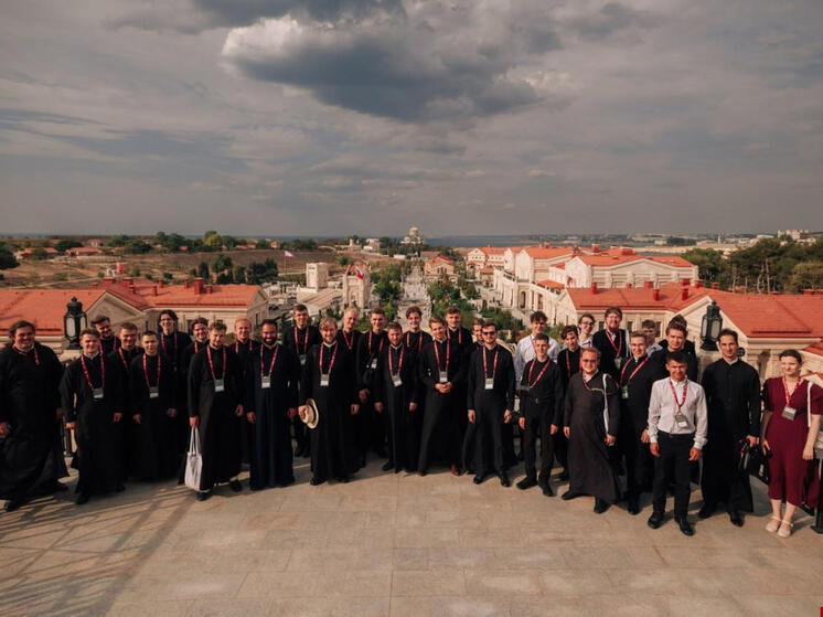 Семинаристы Псково-Печерской Духовной семинарии приняли участие в молодежном форуме «Открытие» в Крыму