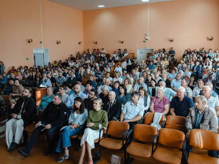 Куряне пожаловались Хинштейну на работу Скорой и перебои с электричеством