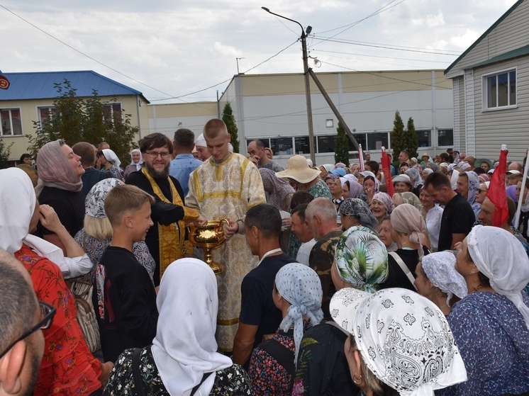 Крестный ход собрал более тысячи верующих в Липецкой области