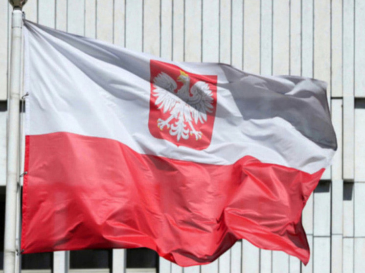 Польская прокуратура предъявила обвинение экс-министру обороны Мариушу Блащаку