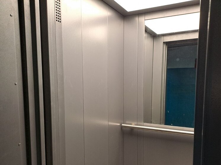 Новые лифты в домах и в корпусах больницы устанавливают в Бердянске