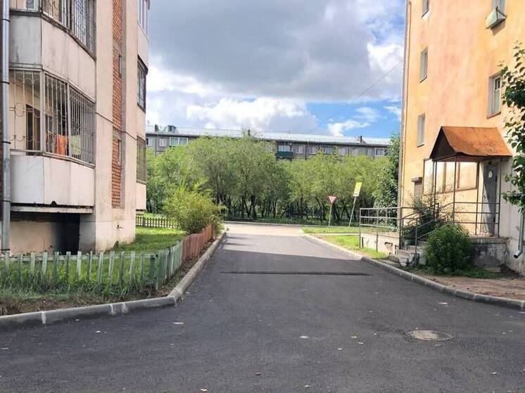 В Улан-Удэ депутаты горсовета решают вопросы по благоустройству дворов