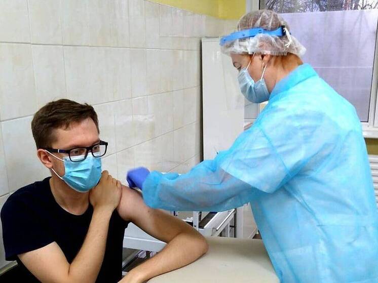 Калининградцев начали прививать от гриппа
