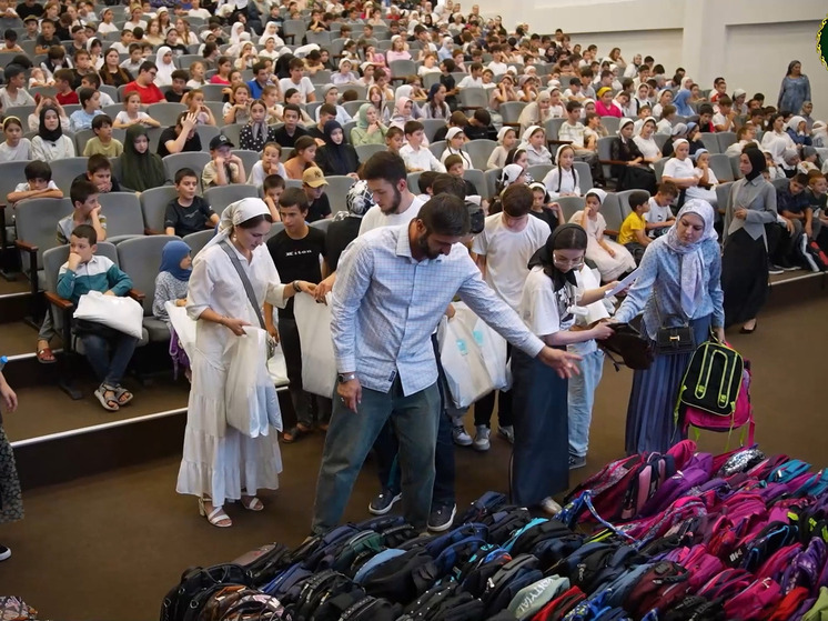 Фонд Кадырова провёл в Грозном акцию «Помоги пойти учиться»