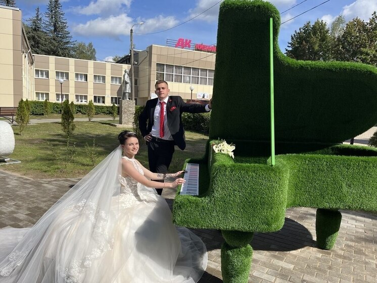 В День города в калужском Кирове играли свадьбы