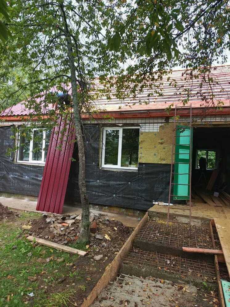 В Орловской области в ФАПе во Фроловке заменили кровлю и утеплили фасад