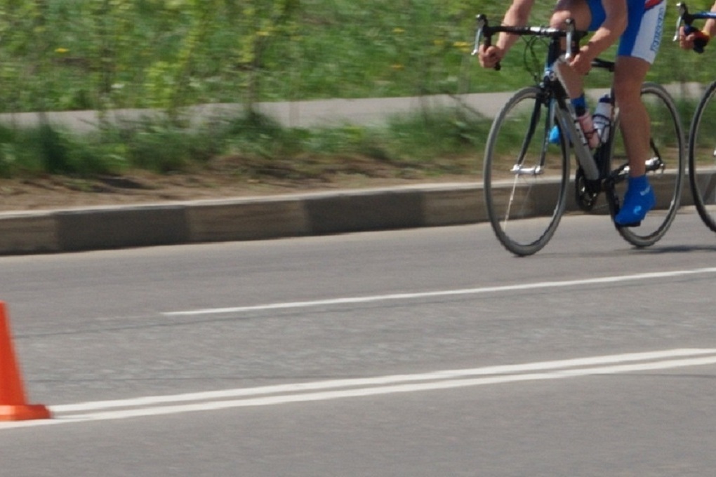 Юный велогонщик не выжил после попадания в массовый завал во время гонки