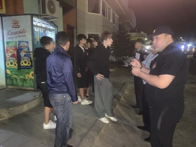 Сотрудники полиции в Элисте проводят рейдовые мероприятия