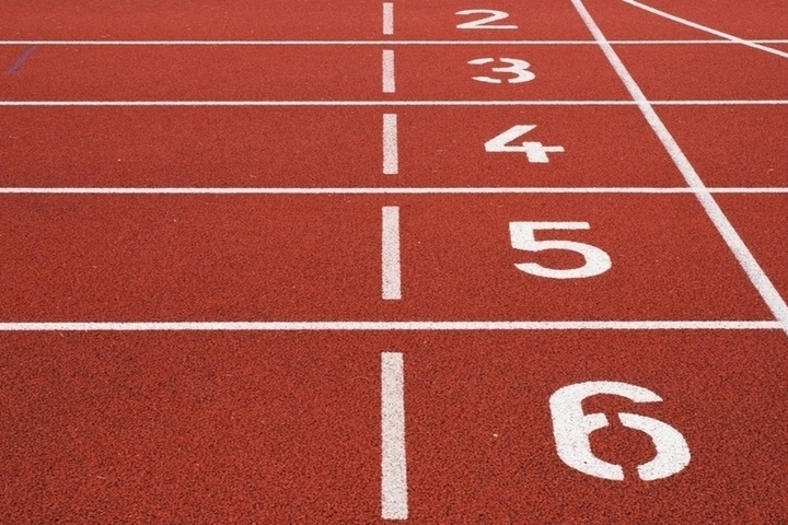 Эфиопский бегун Хаджи победил на финальном этапе «Королевы спорта»