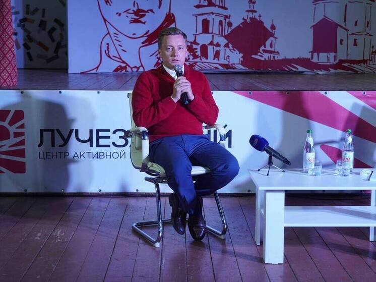 Денис Боков пообщался с участниками «Смены Первых: Рубин-60»