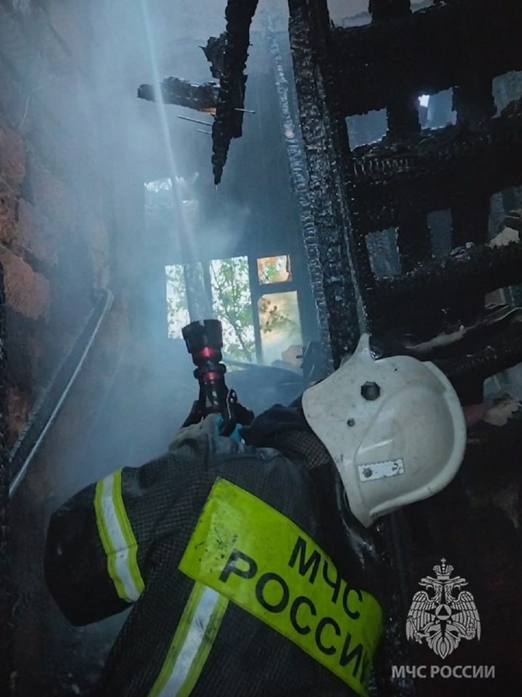 В частном доме в Лутугинском районе ликвидировали пожар