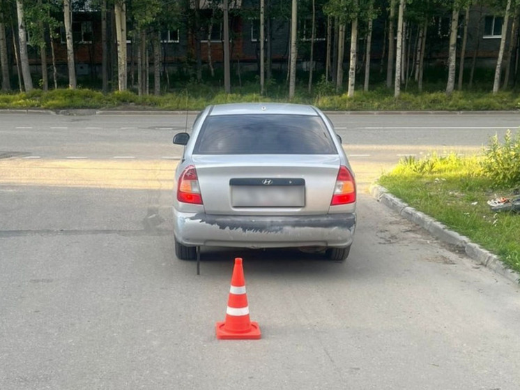 В Мончегорске автомобиль сбил маленького велосипедиста