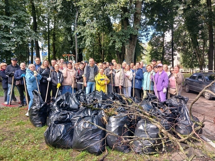 В Брянске завершился общегородской субботник