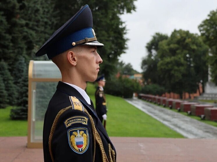 На минувшей неделе в Московском Кремле прошёл торжественный «День Челябинской области в Президентском полку» — событие, объединившее военнослужащих, ветеранов, представителей власти и жителей региона