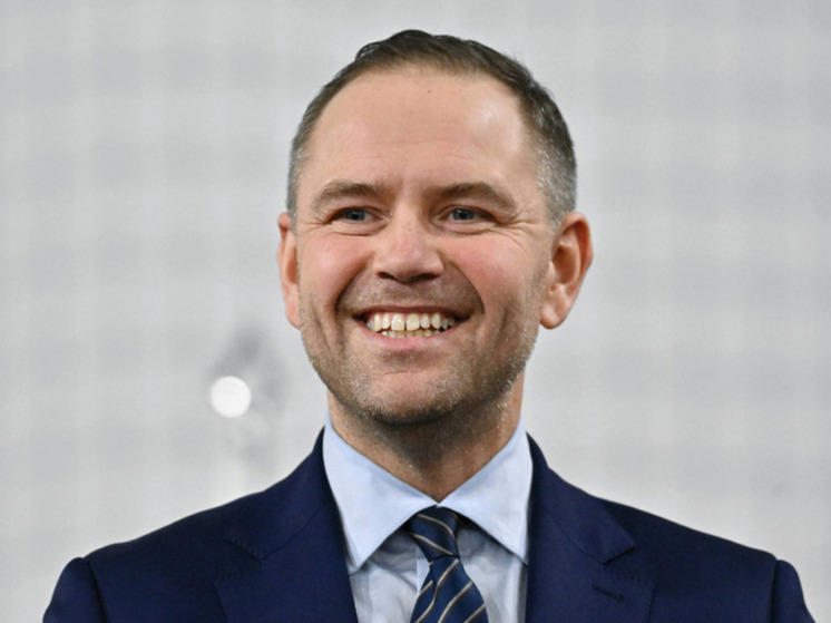 Навроцкий наложил вето на закон о льготах неработающим украинцам в Польше