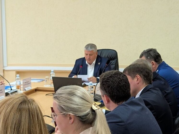 Дронов поручил поселкам готовиться к благоустройству после победы в конкурсе