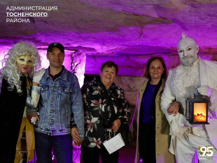 Участников официальных делегаций в Тосненский район завели в Саблинские пещеры