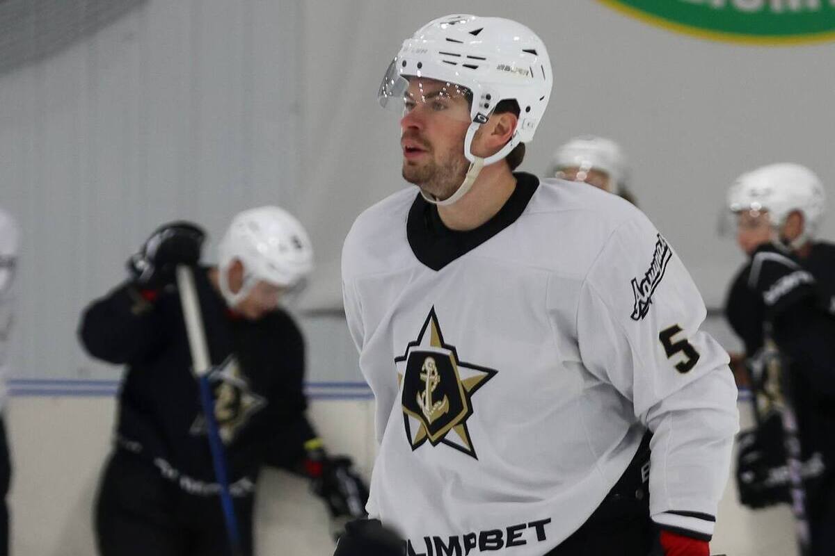 «Адмирал» расторг контракты с Мариным и Поповым