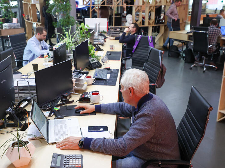 Эксперт по этикету Коломацкая: лучше избегать фразы "я вас услышал" при общении с коллегами