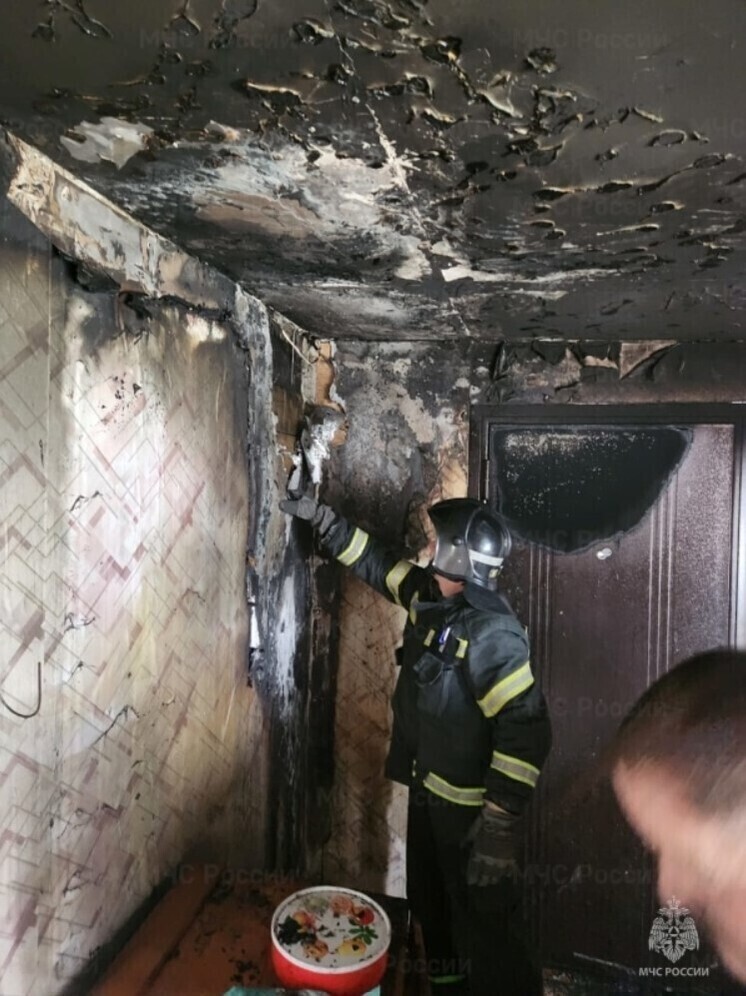 В Орловской области после пожара мужчине и женщине понадобилась помощь медиков