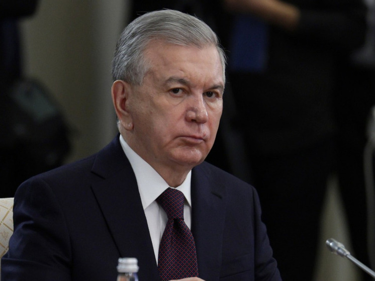 Мирзиеев поздравил Зеленского и получил в ответ благодарность за помощь