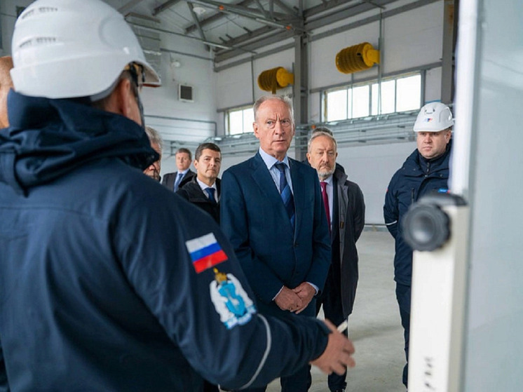 Помощник президента РФ Патрушев прилетел на Ямал