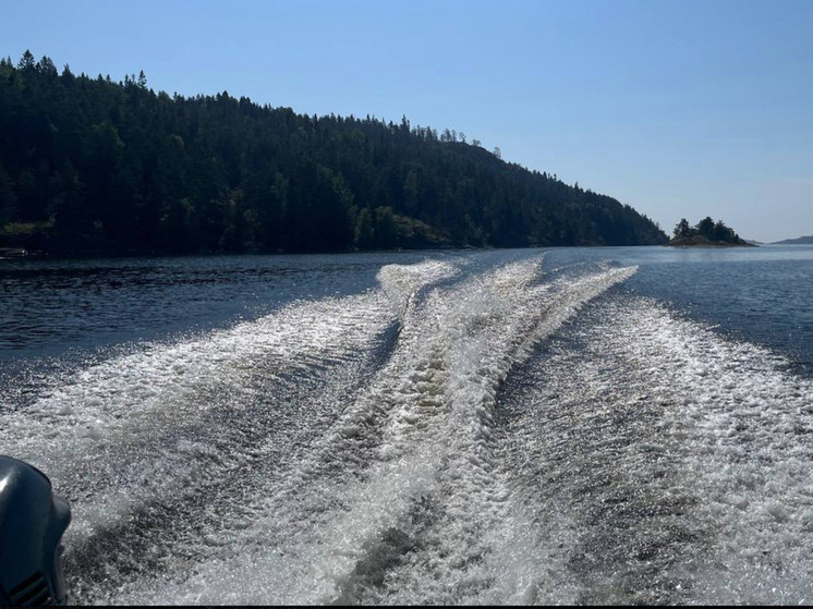 В Териберке и Ура-Губе ограничили выход в море на лодках до полудня 27 августа