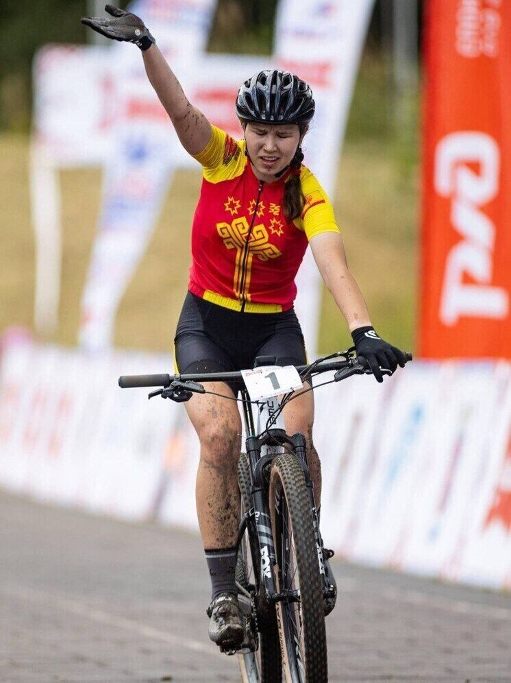 Олег Николаев поздравил велогонщиков Чувашии с успехом на чемпионате России