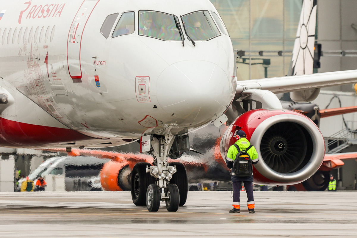 Pri 14 letalih SSJ-100 ugotovljene konstrukcijske pomanjkljivosti