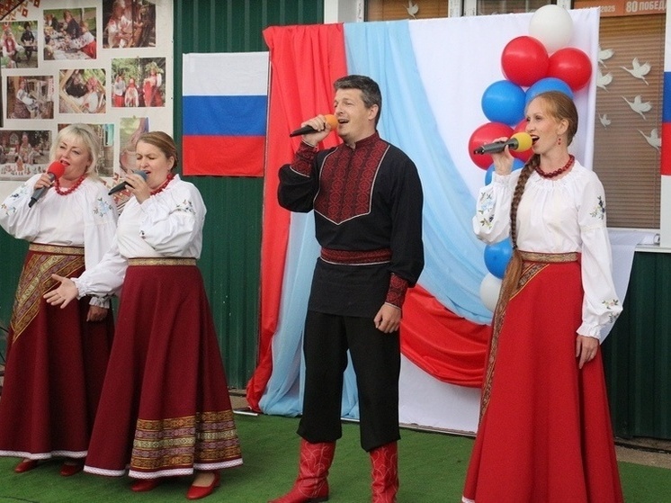 Смоленск отпраздновал День Государственного флага РФ