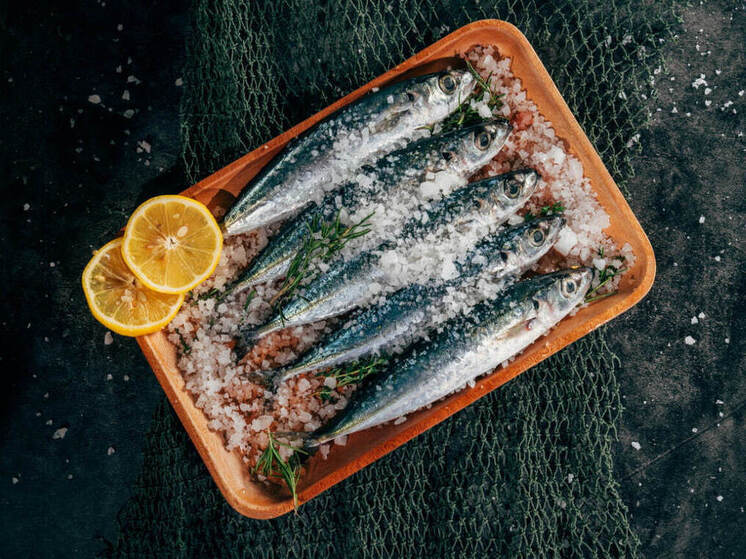 Гораздо лучше лосося: врачи рекомендуют есть эту дешевую рыбу - продлит вам жизнь