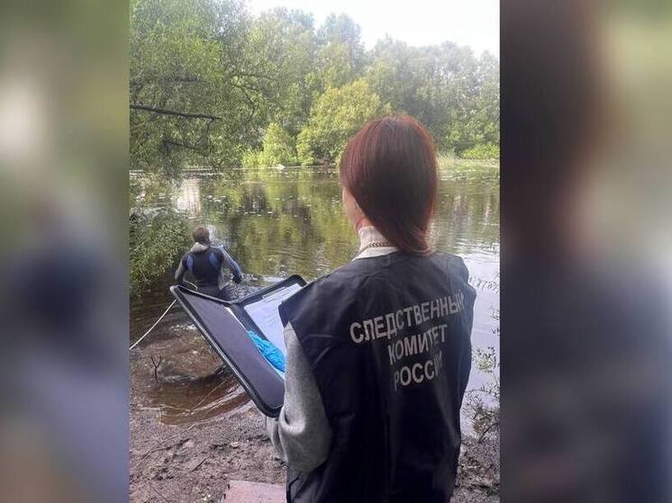 В Великих Луках проходит проверка по сообщению о гибели мужчины в водоеме
