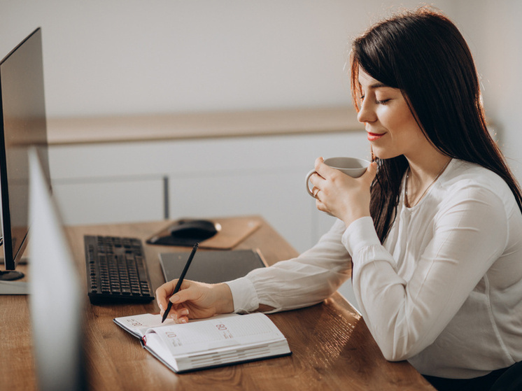 Благодаря эффективной работе центра занятости в ЛНР трудоустроиться смогли около 2,5 тыс. человек