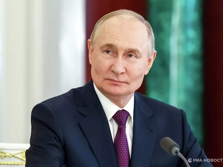 Путин поручил поставить бронированные авто для Херсонской области