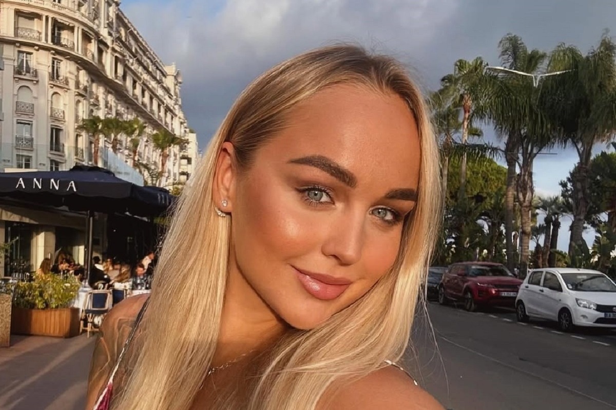 Пловчиха сняла себя с удачного ракурса