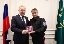 Заместитель Губернатора Краснодарского края Александр Власов провел встречу с главой Республики Адыгеи Муратом Кумпиловым