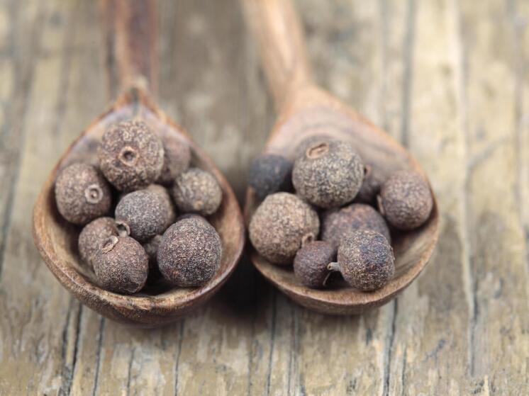 Новый ГОСТ разрешает добавлять в детские паштеты душистый перец