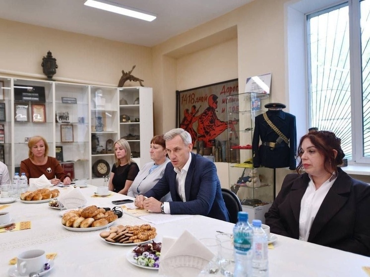 Василий Анохин в Сычевке встретился с участниками СВО и их близкими