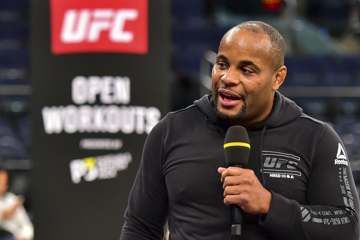 Даниэль Кормье готов занять место Даны Уайта