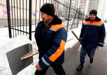 Встретив трудмигранта на улице, я первым делом проникаюсь уважением: раз он здесь, значит, успешно прошел очередной уровень квеста «Выживи и поработай»