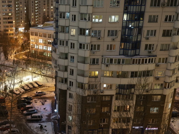 В Москве мигрантка превратила квартиру в мусорку и посылает соседей «на Украину»