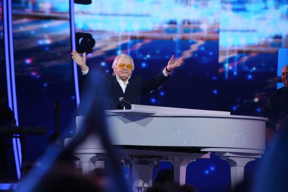 Юрий Антонов вышел на сцену после госпитализации