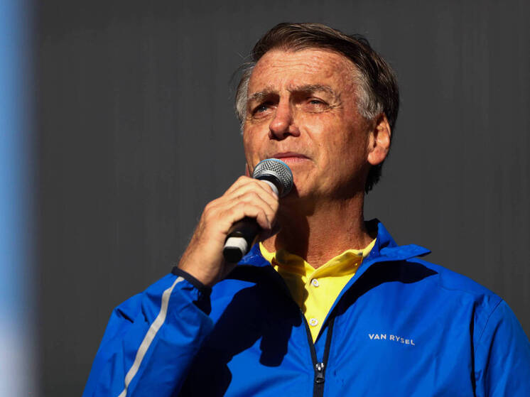 Суд в Бразилии распорядился установить постоянное наблюдение над экс-президентом Болсонару