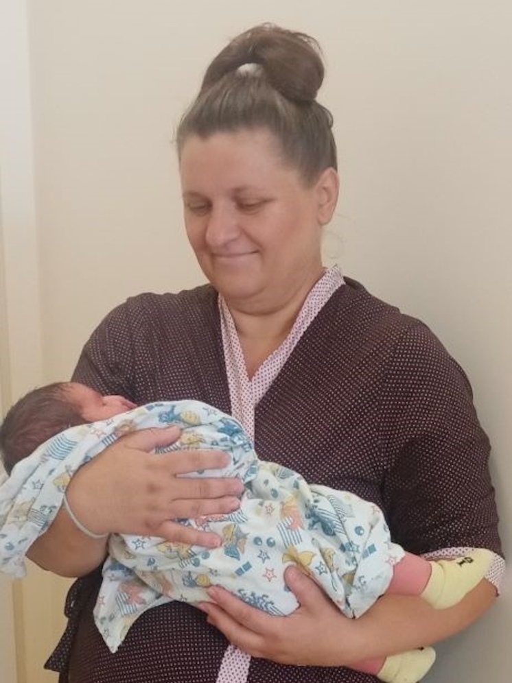 В ачинском перинатальном центре родился мальчик-богатырь весом 5,7 кг