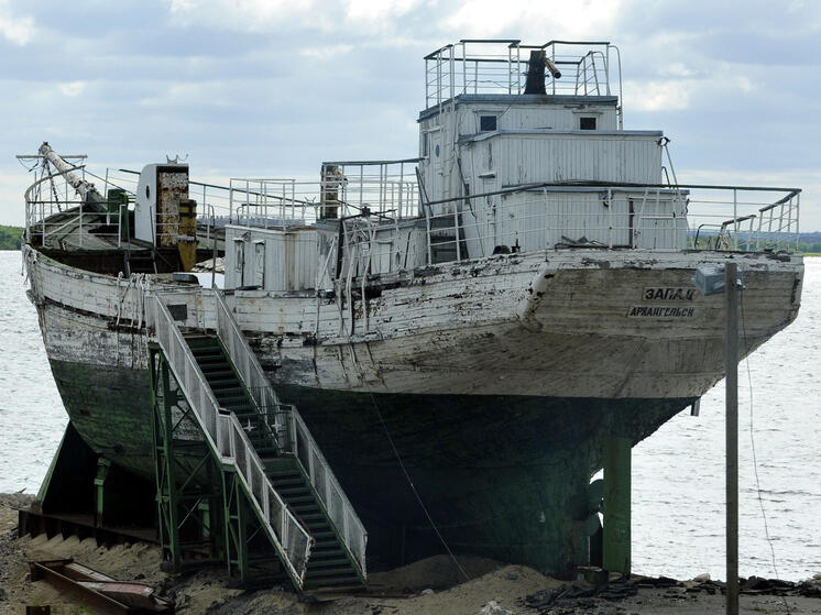 Ученый Боксалл: корабли в Бермудском треугольнике топят волны-убийцы высотой до 30 метров