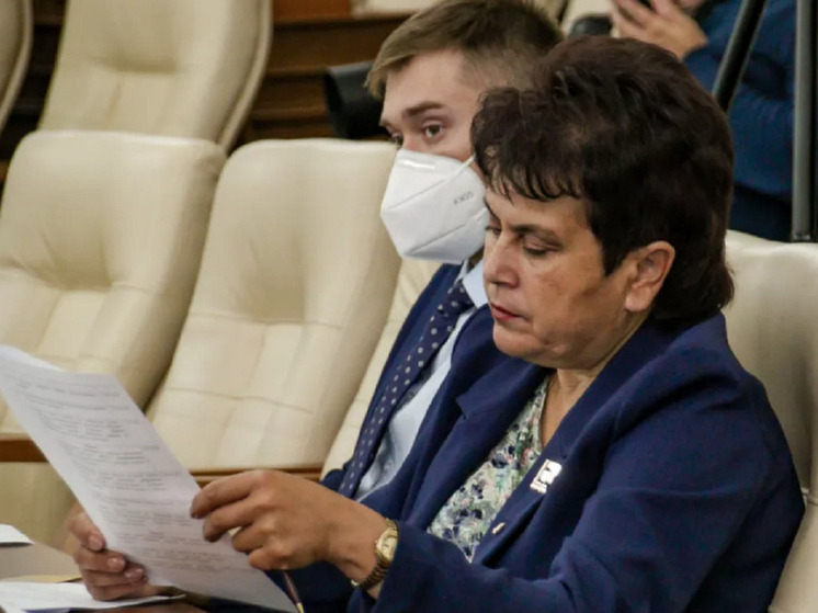 Депутаты досрочно отправили в отставку главу Первомайского района Фролову